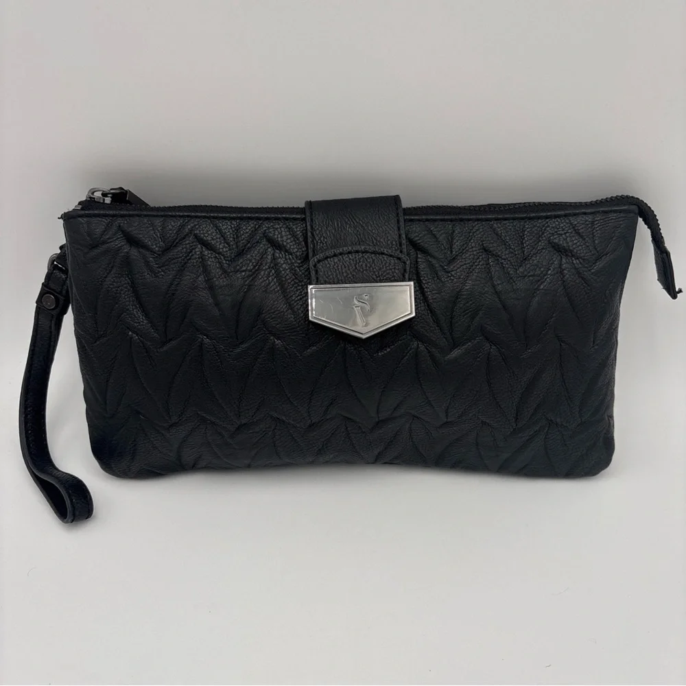 Simply Vera Vera Wang Black Textured‎ Wristlet